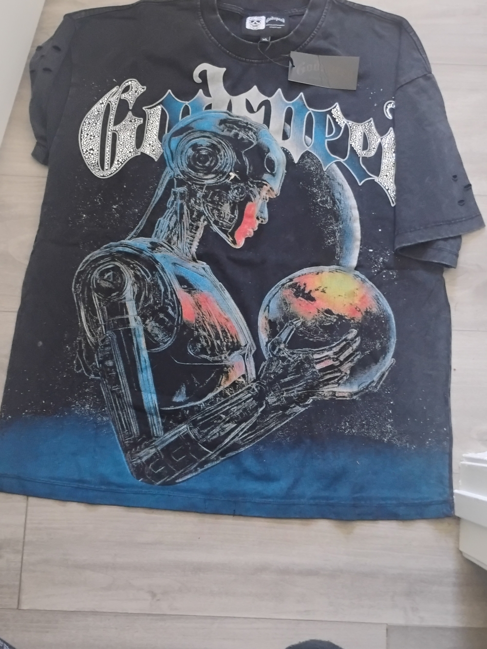 Black Graphic Men’s Crewneck T-Shirt with Robot & Planet Print